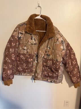 American Eagle Reversible Cropped Puffer Jacket